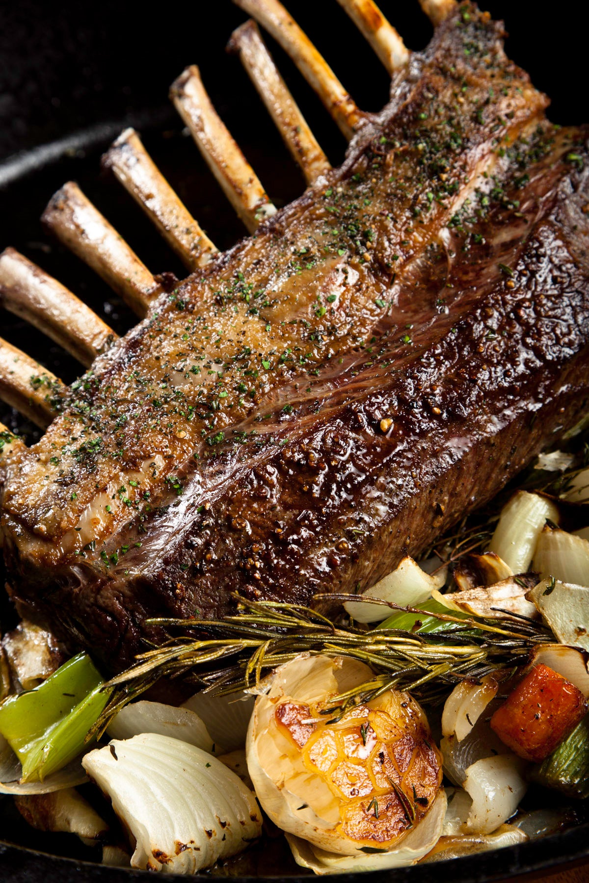 Roasted American Rack of Lamb, Fingerling Potatoes & Asparagus with Mint Sauce